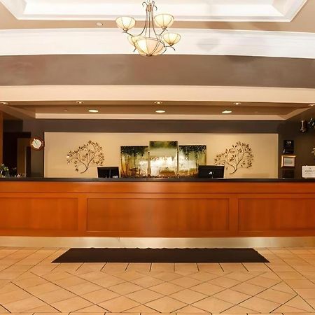 The Glenmore Inn & Convention Centre Калґарі Екстер'єр фото