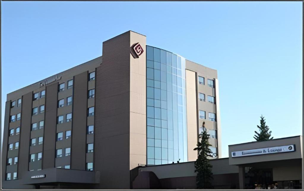 The Glenmore Inn & Convention Centre Калґарі Екстер'єр фото